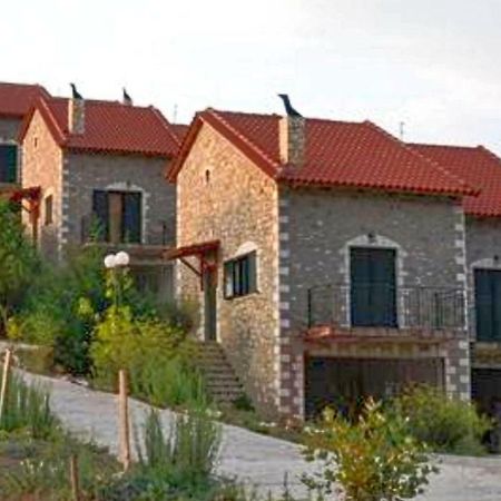 All Seasons Πέτρινες Παραδοσιακές Κατοικίες Kalavryta Exterior foto