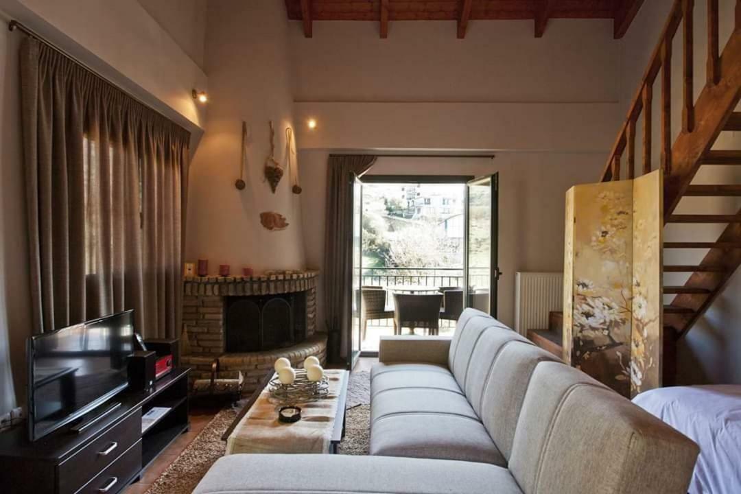 All Seasons Πέτρινες Παραδοσιακές Κατοικίες Kalavryta Exterior foto